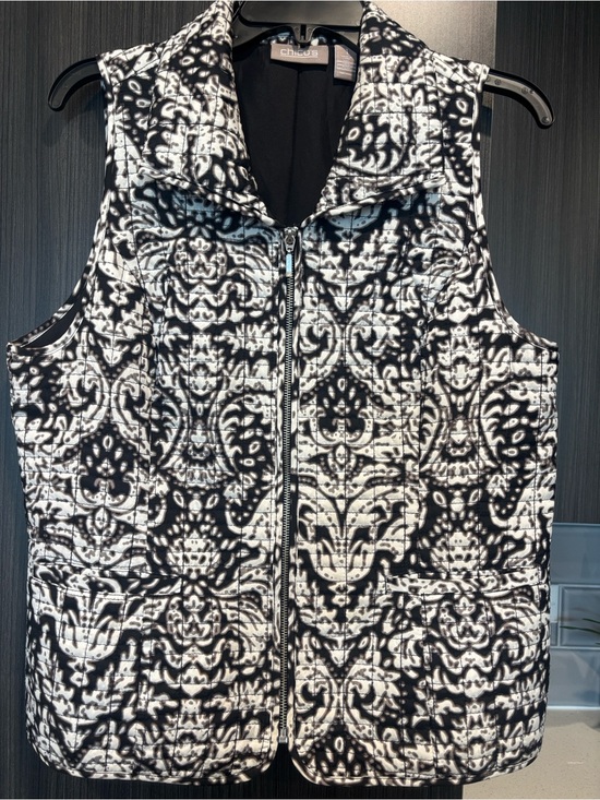 Chico's Jackets & Blazers - Chico's Women’s Zynergy Black & White Quilted Zip Front Vest, Size 1 (Medium)